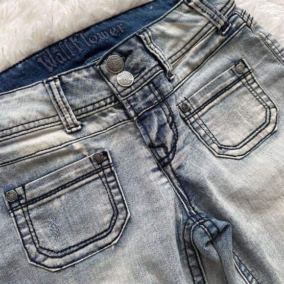 WALLFLOWER Women's Bootcut Jeans Medium Wash Dark Gray Denim Flared Size 28 - Picture 5 of 16